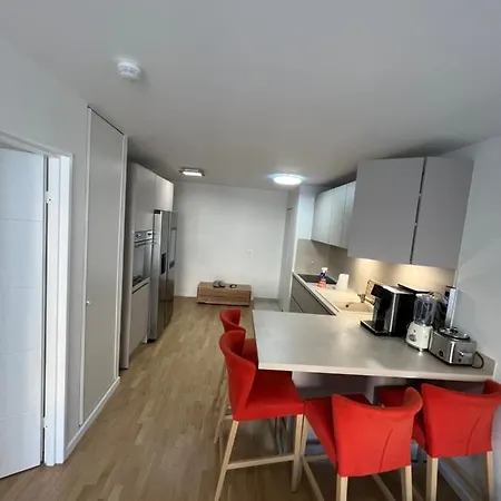 Appartement Le Royaume De Fabrice à Suresnes Extérieur photo